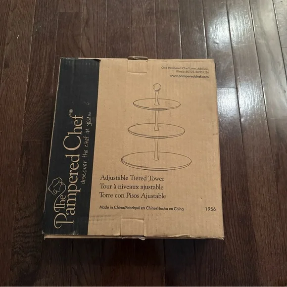 Pampered Chef Adjustable Tiered Tower - Picture 1 of 6
